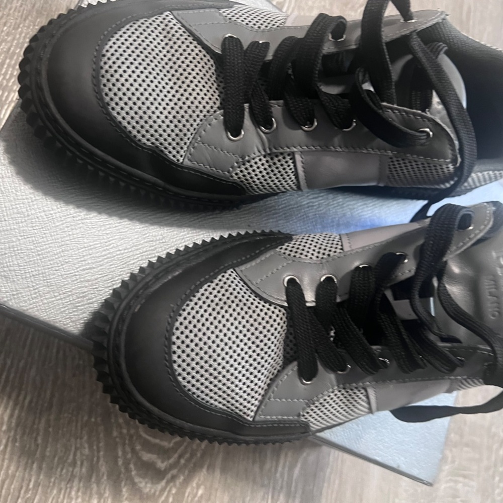 Shoes - Picture 2 of 7